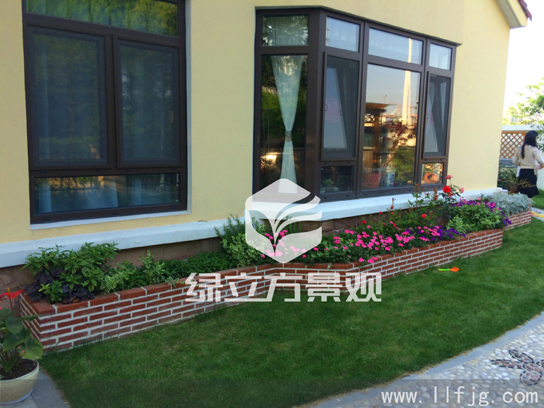 别墅庭院设计效果图,花园设计效果图,庭院绿化,花园景观设计,苏州花园设计,花园木作,园艺砖花坛,防腐木廊架,自然式水池,小木桥,花园灯具,花坛,洗手池,小木桥,小桥,花园设计实景,卵石路,花园养护,花园管家,花园绿化,庭院绿化,美女樱,金边瑞香 别墅庭院设计效果图,花园设计效果图,庭院绿化,花园景观设计,苏州花园设计,花园木作,园艺砖花坛,防腐木廊架,自然式水池,小木桥,花园灯具,花坛,洗手池,小木桥,小桥,花园设计实景,卵石路,花园养护,花园管家,花园绿化,庭院绿化,美女樱,金边瑞香