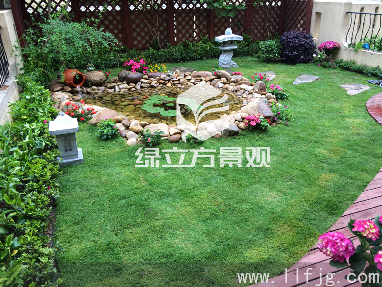 自然式水池，小花园设计，入户花园，陶罐水池，水池流水，小水池设计，石灯笼