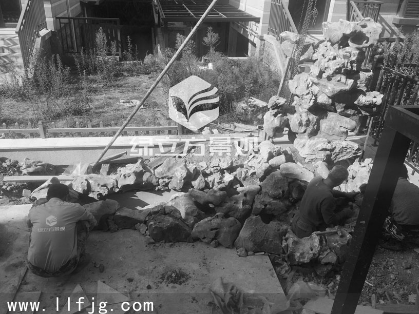 太湖石假山施工,假山水池制作,太湖石水池,堆假山过程,小水池 太湖石假山施工,假山水池制作,太湖石水池,堆假山过程,小水池